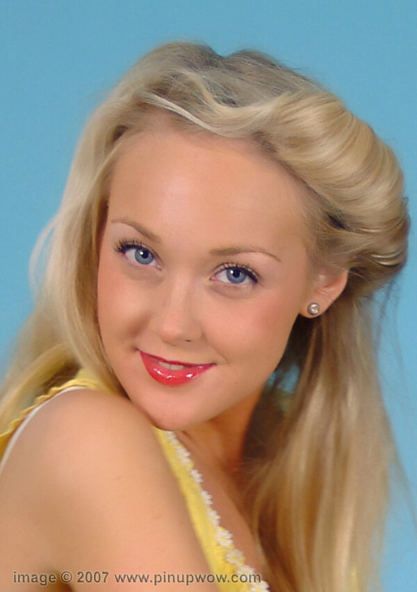 Анна, 24 года, 2 размер груди